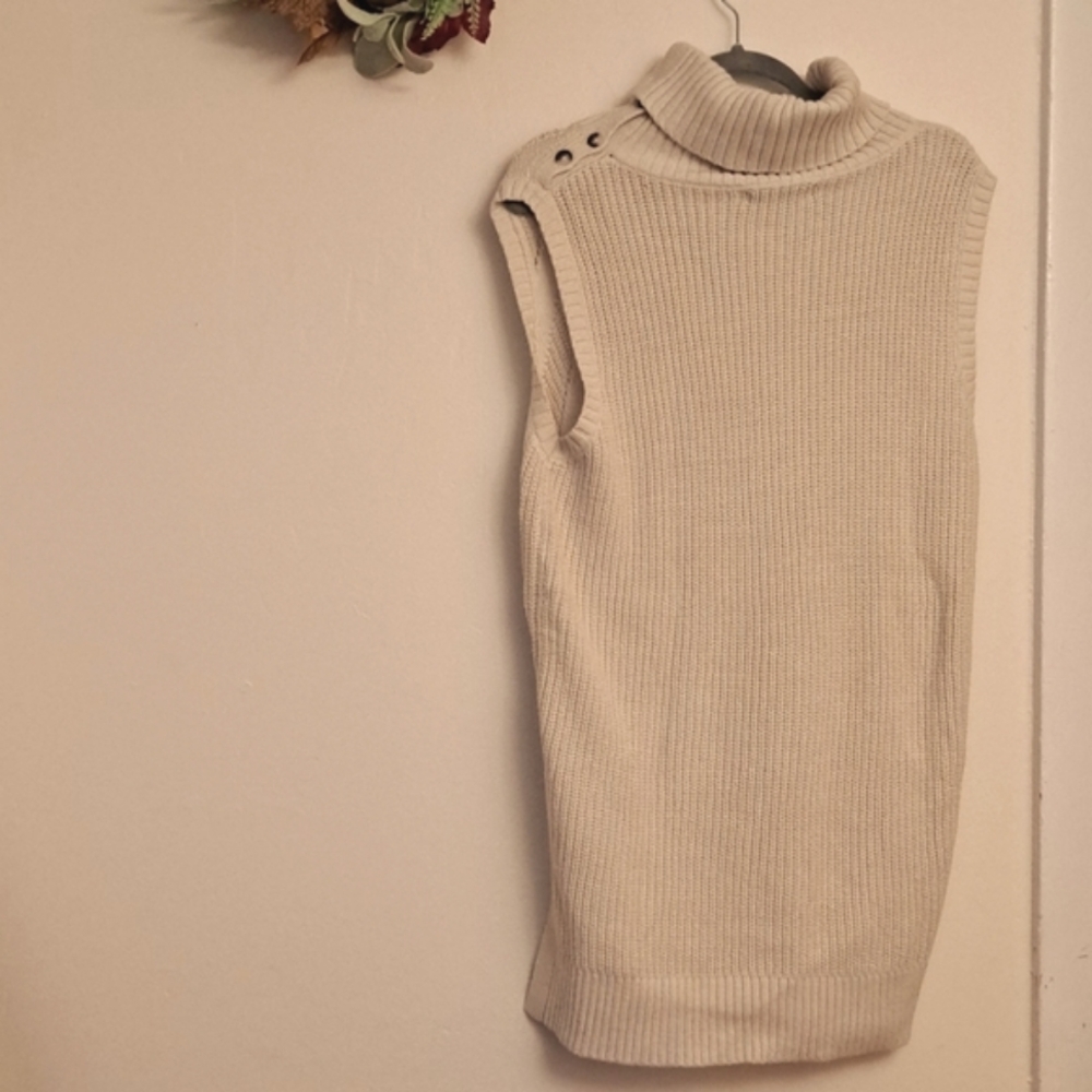 Banana Republic Sleeveless Sweater Tunic - Picture 2 of 5
